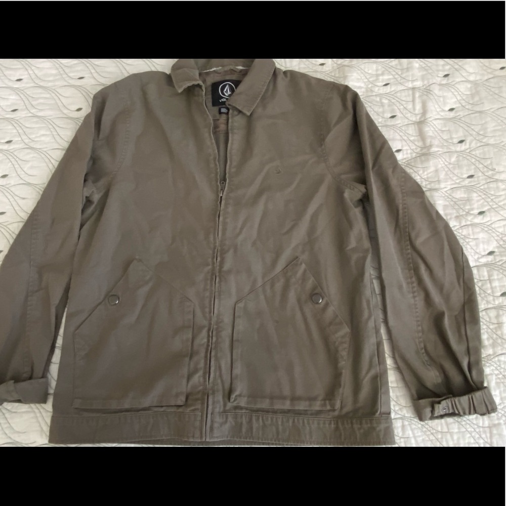VOLCOM windbreaker Zip up jacket!!